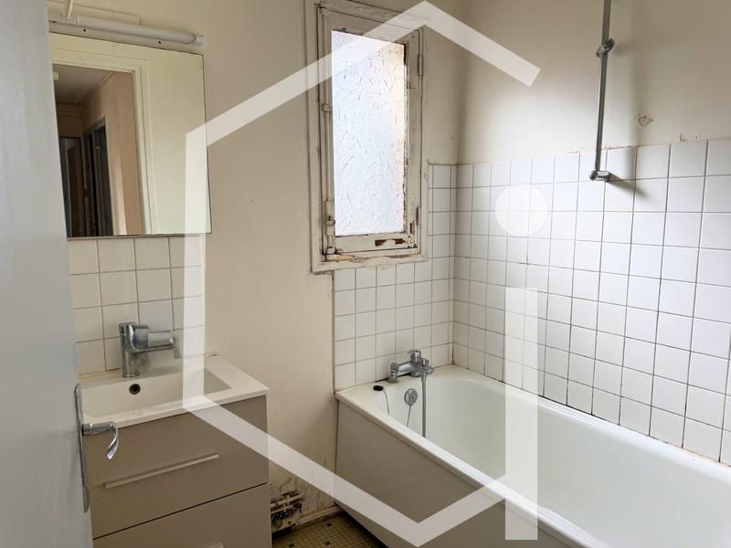 Immeuble - 305 m² - 16 pièces