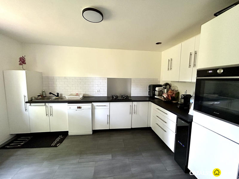 Maison traditionnelle - 263 m² - 11 pièces