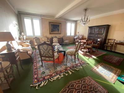 Appartement - 145 m² - 6 pièces