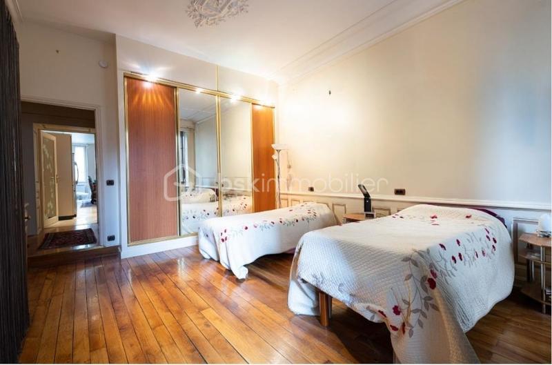 Appartement - 211 m² - 5 pièces