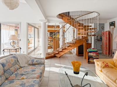 Maison - 263 m² - 6 pièces