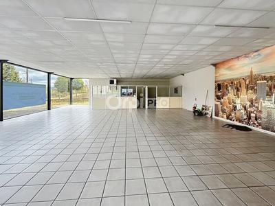 Local commercial - 551 m²