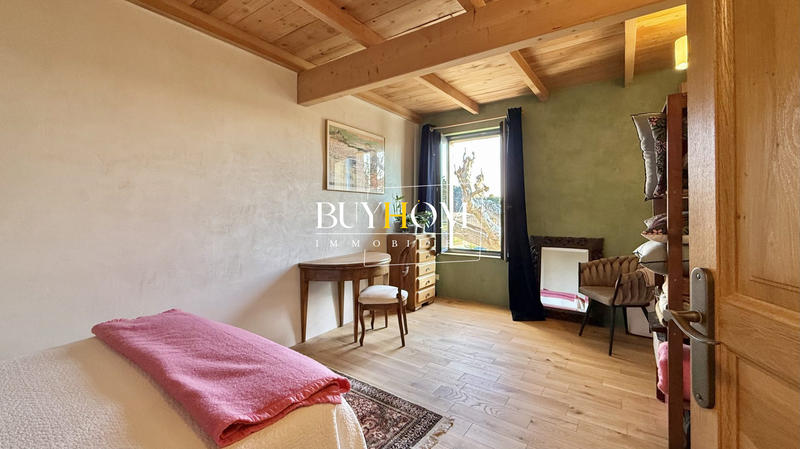 Mas - 380 m² - 12 pièces