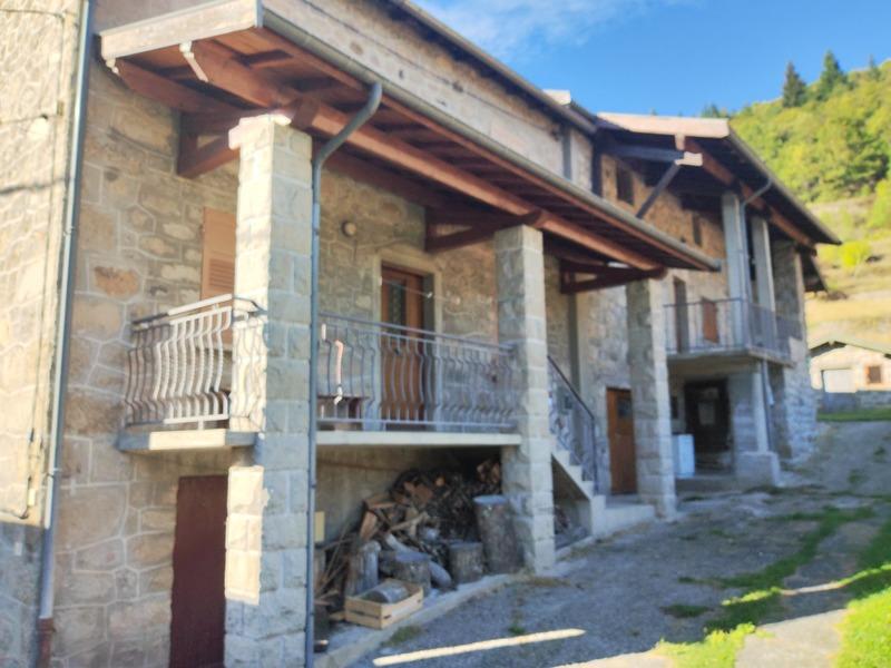 Maison de village - 176 m² - 9 pièces