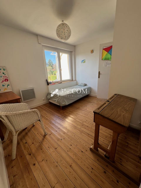 Maison - 158 m² - 8 pièces