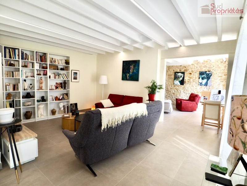 Maison - 306 m² - 8 pièces