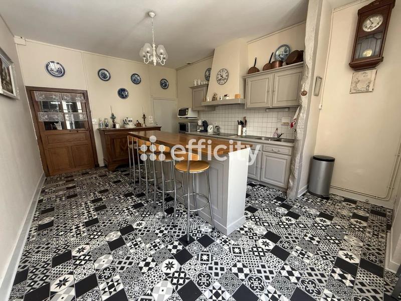 Maison - 205 m² - 6 pièces