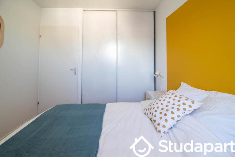 Chambre - 11 m² - 1 pièce