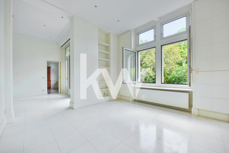 Appartement - 246 m² - 7 pièces