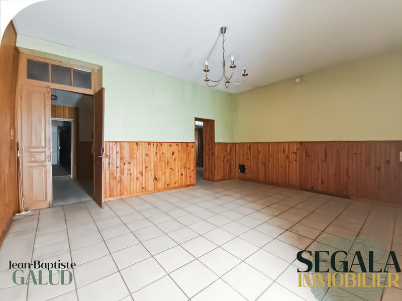 Maison - 220 m² - 8 pièces