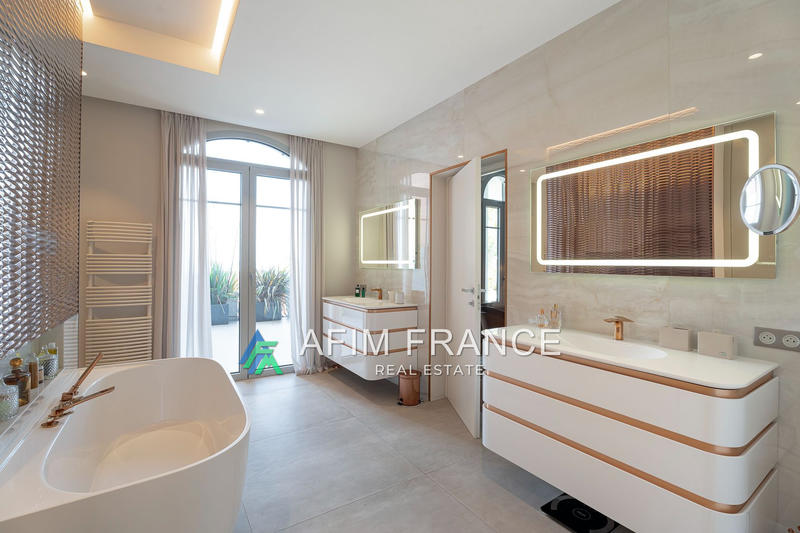 Maison de ville - 227 m² - 4 pièces