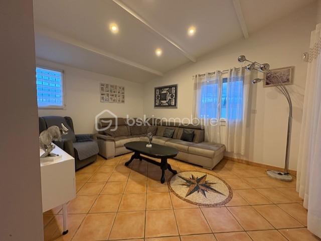 Maison - 104 m² - 4 pièces