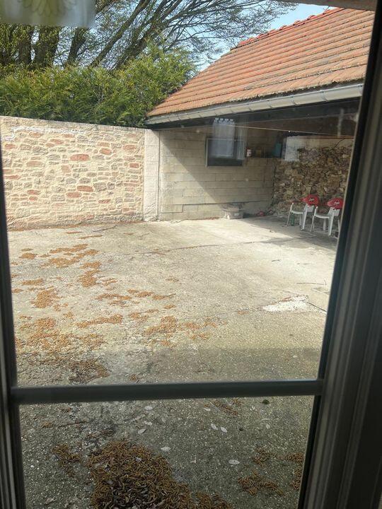 Maison - 300 m² - 5 pièces