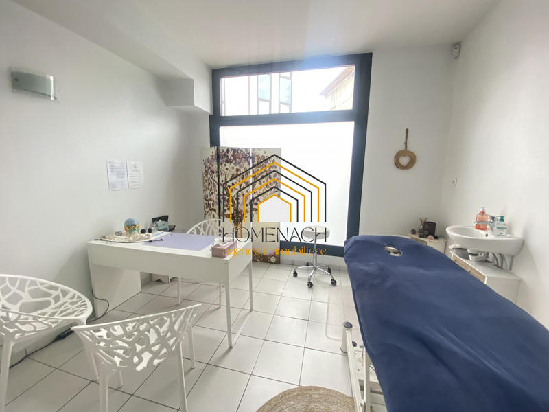 Local d'activités - 244 m²