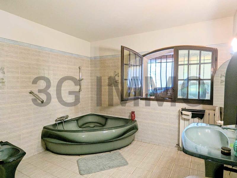 Mas - 230 m² - 6 pièces