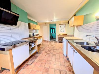 Maison - 207 m² - 7 pièces