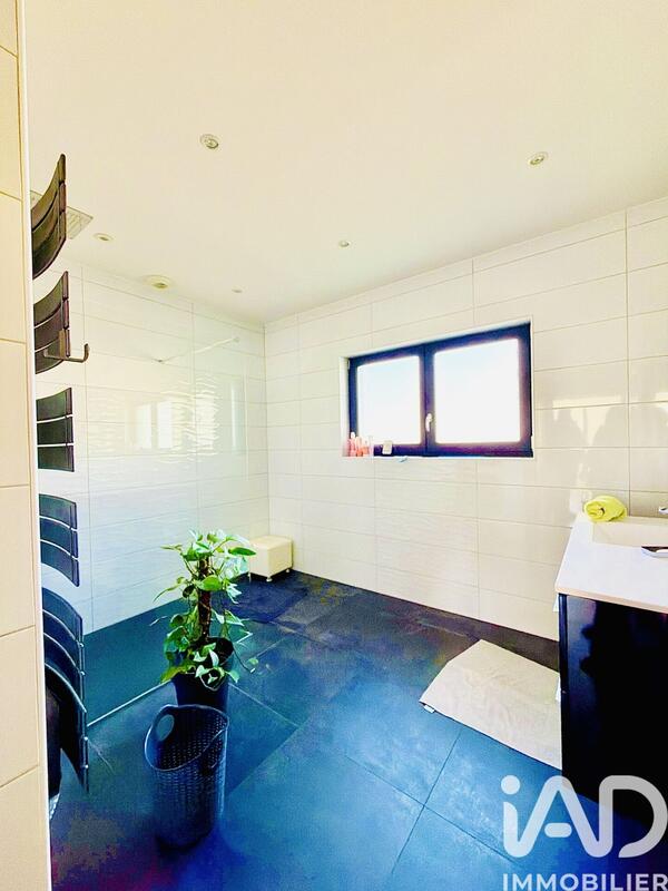 Maison - 134 m² - 3 pièces