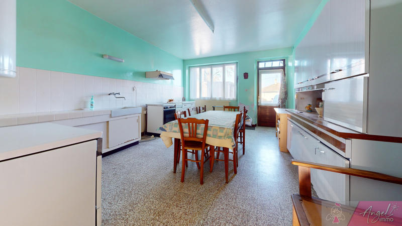 Maison de village - 94 m² - 5 pièces