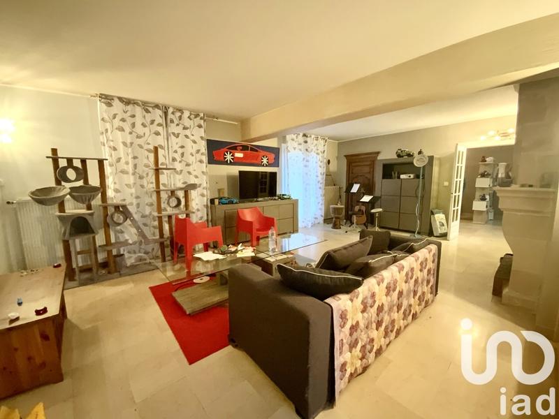 Maison - 214 m² - 6 pièces