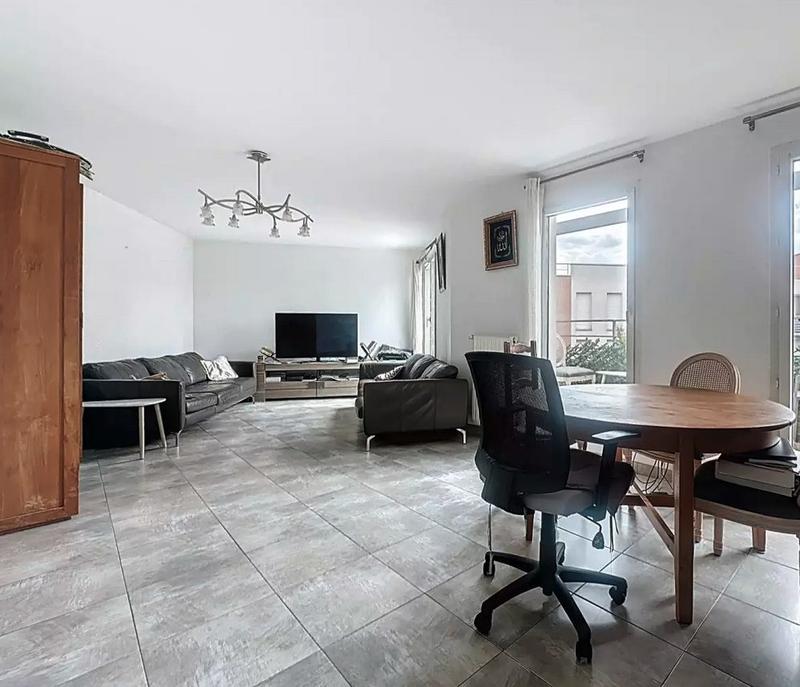 Appartement - 90 m² - 5 pièces