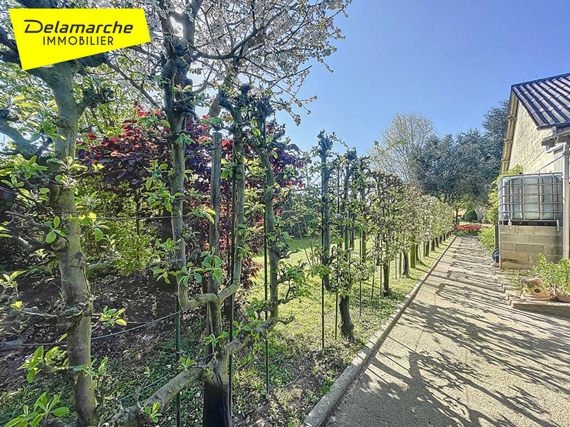 Maison - 242 m² - 9 pièces