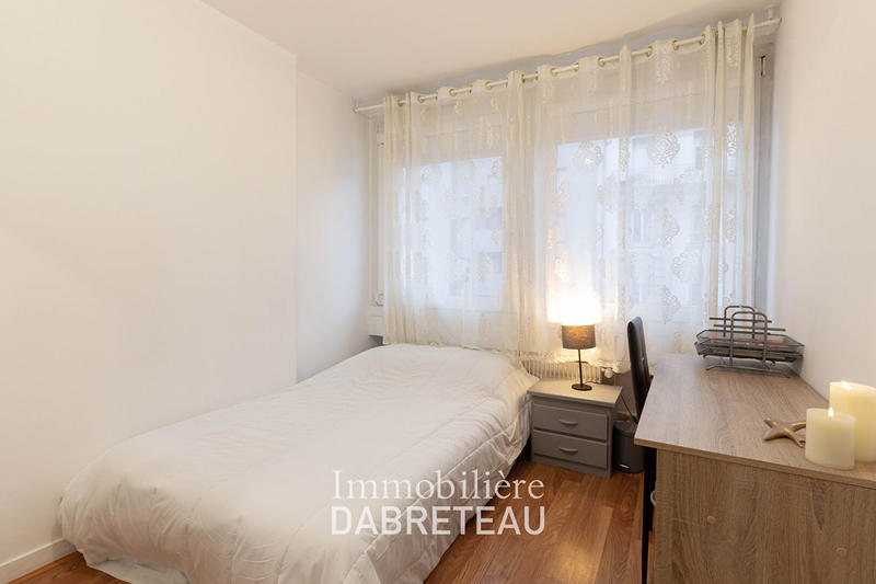 Chambre - 84 m² - 4 pièces
