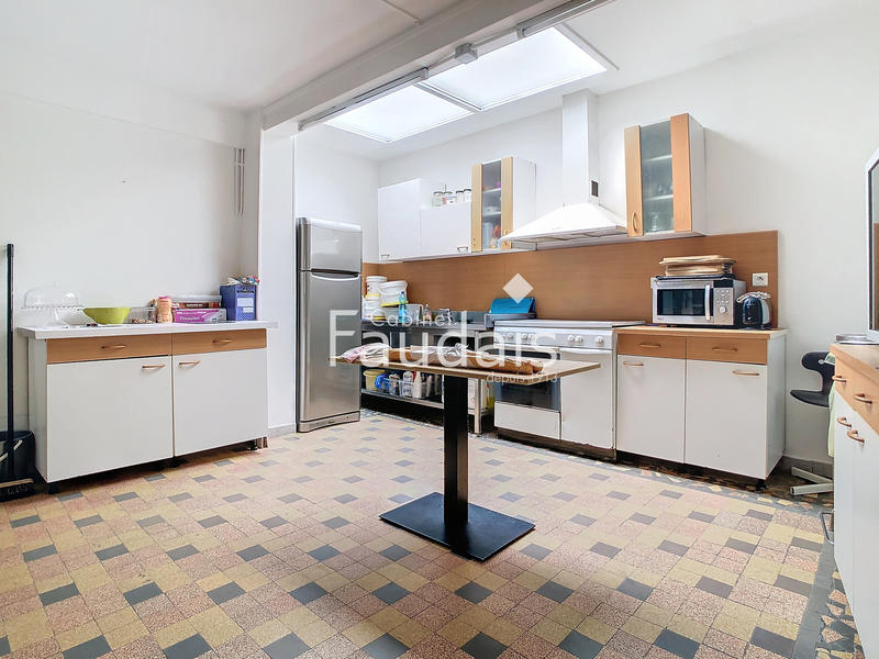 Immeuble - 280 m² - 12 pièces