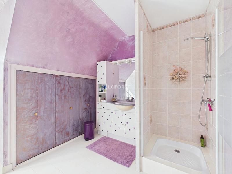 Maison - 180 m² - 8 pièces