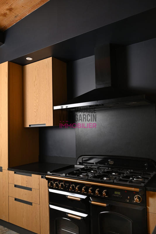 Maison - 200 m² - 8 pièces