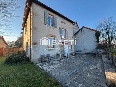 Maison - 220 m² - 9 pièces