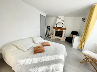 Maison en pierre - 187 m² - 9 pièces