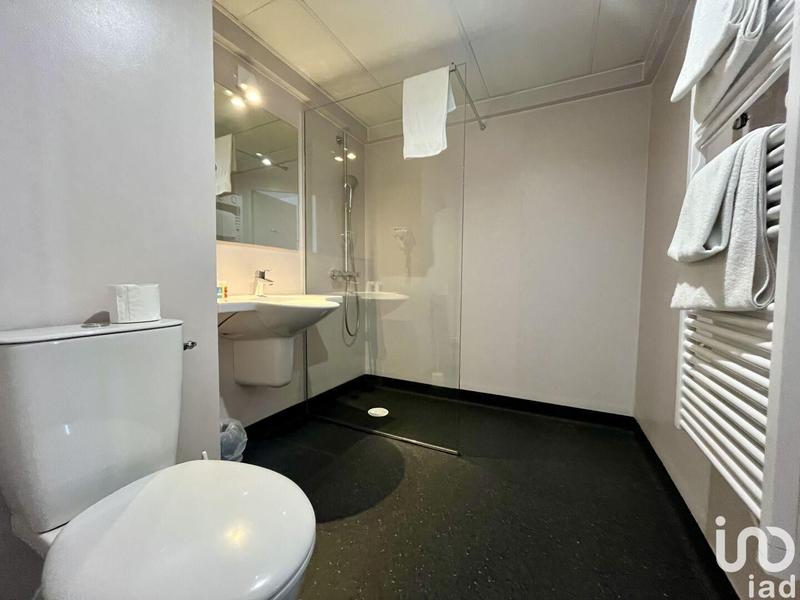 Local commercial - 1 500 m²