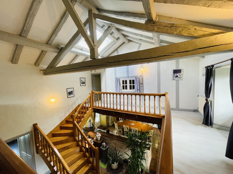 Maison - 220 m² - 5 pièces