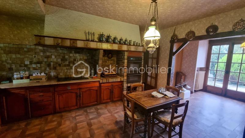 Propriété - 220 m² - 7 pièces