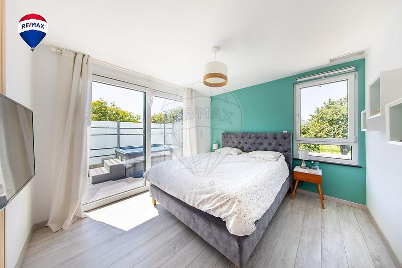 Maison - 203 m² - 7 pièces