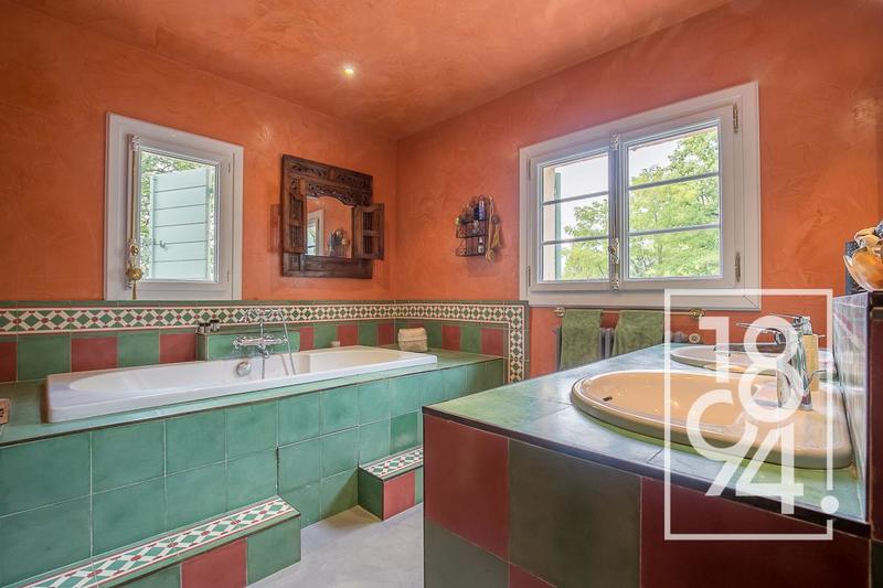 Villa - 261 m² - 7 pièces