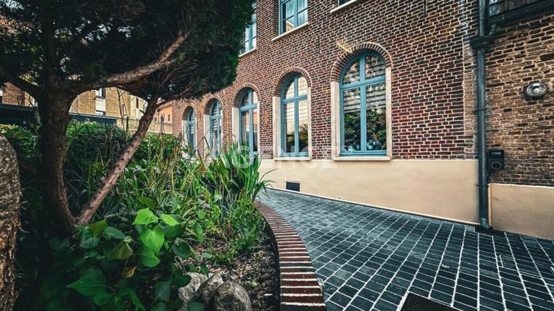 Maison bourgeoise - 250 m² - 9 pièces