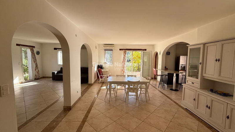 Villa - 168 m² - 6 pièces