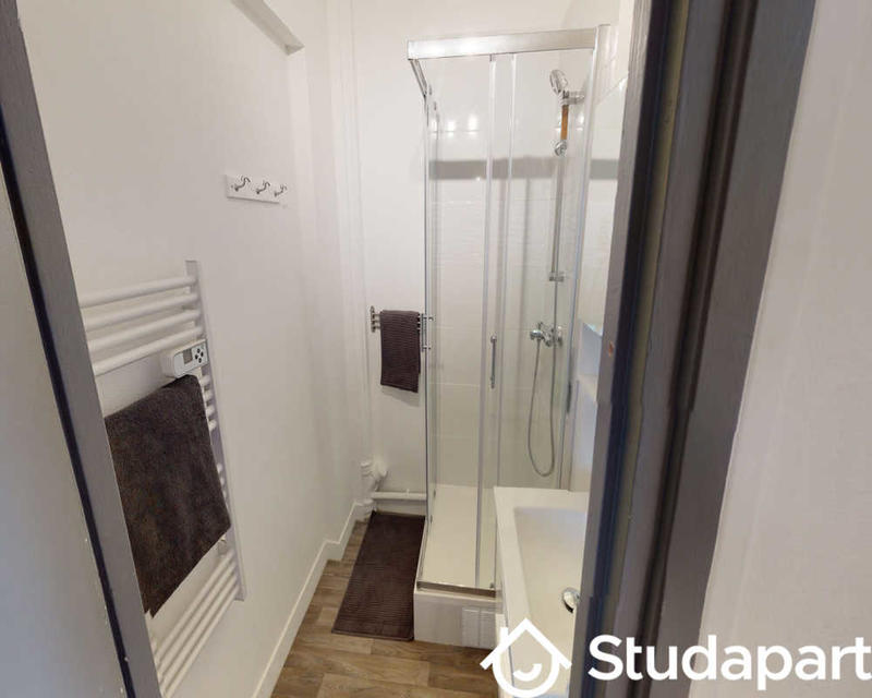 Chambre - 80 m² - 1 pièce