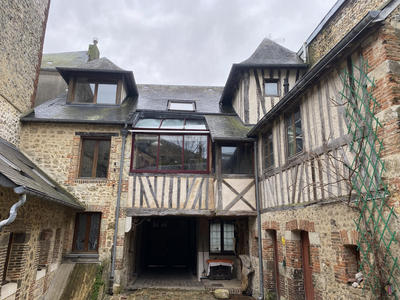 Maison ancienne - 165 m² - 8 pièces