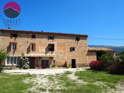 Mas - 300 m² - 12 pièces