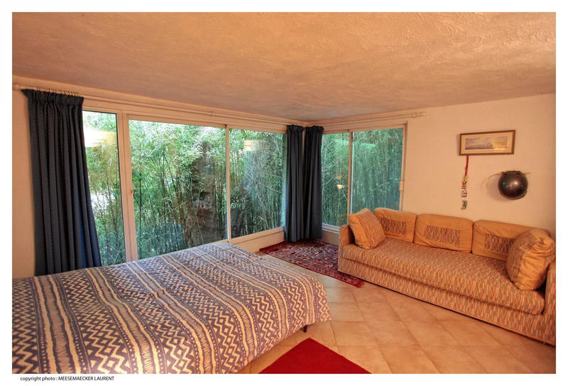 Maison - 900 m² - 20 pièces