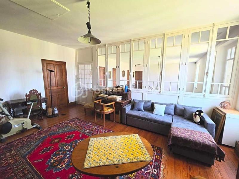 Maison - 387 m² - 10 pièces