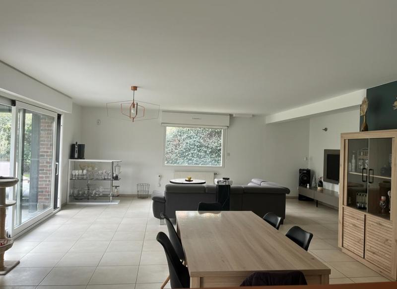 Maison - 201 m² - 7 pièces