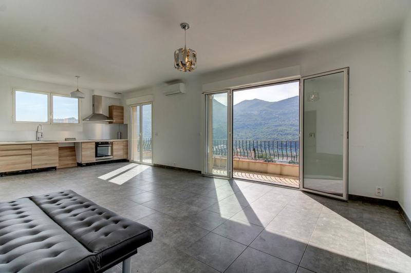 Appartement - 96 m² - 4 pièces