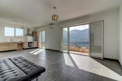 Appartement - 96 m² - 4 pièces