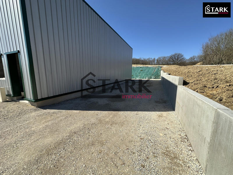 Local commercial - 135 m² - 1 pièce