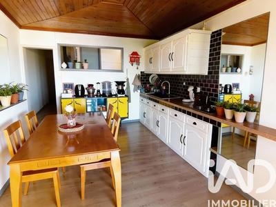 Maison - 250 m² - 12 pièces