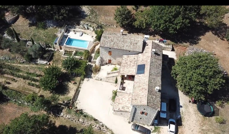 Propriété - 242 m² - 8 pièces