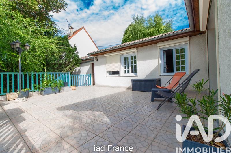 Maison - 225 m² - 8 pièces